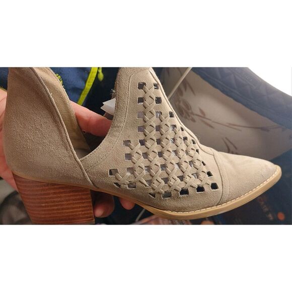 BP Perry Perforated D'Orsay‎ Bootie Gray Suede Womens size 8M See Pictures #449 - Picture 4 of 10